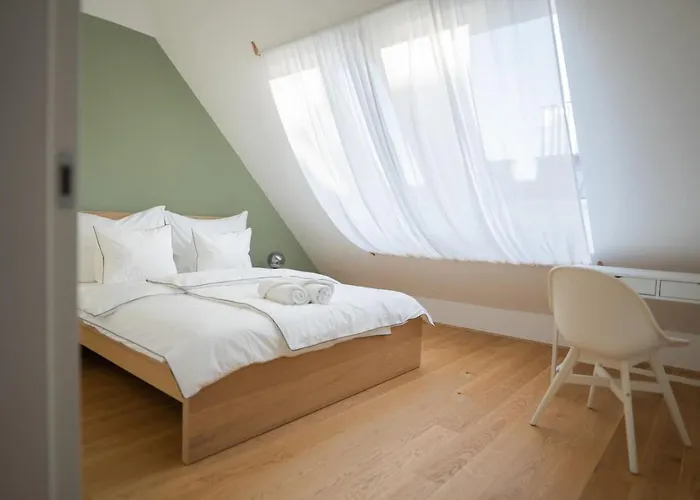 Apartman Small Penthouse With Terrace By Schonbrunn Bécs