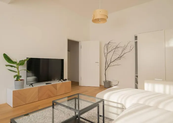 Apartman Small Penthouse With Terrace By Schonbrunn